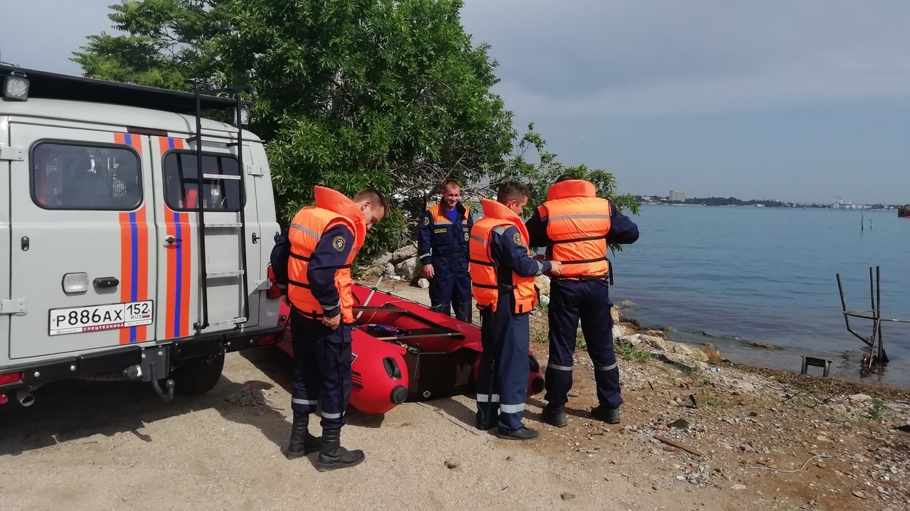 Плохие новости крым. МЧС Феодосия. Спасатели на море в Крыму. Утонул Крым мужчина Феодосия.